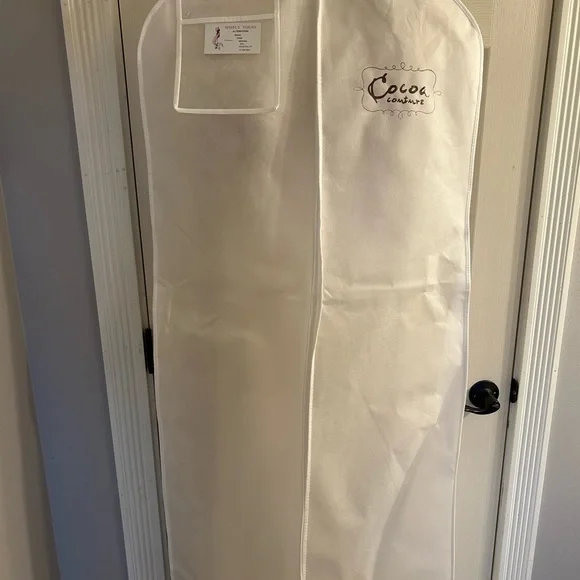 Maggie Sottero wedding dress - Picture 2 of 11